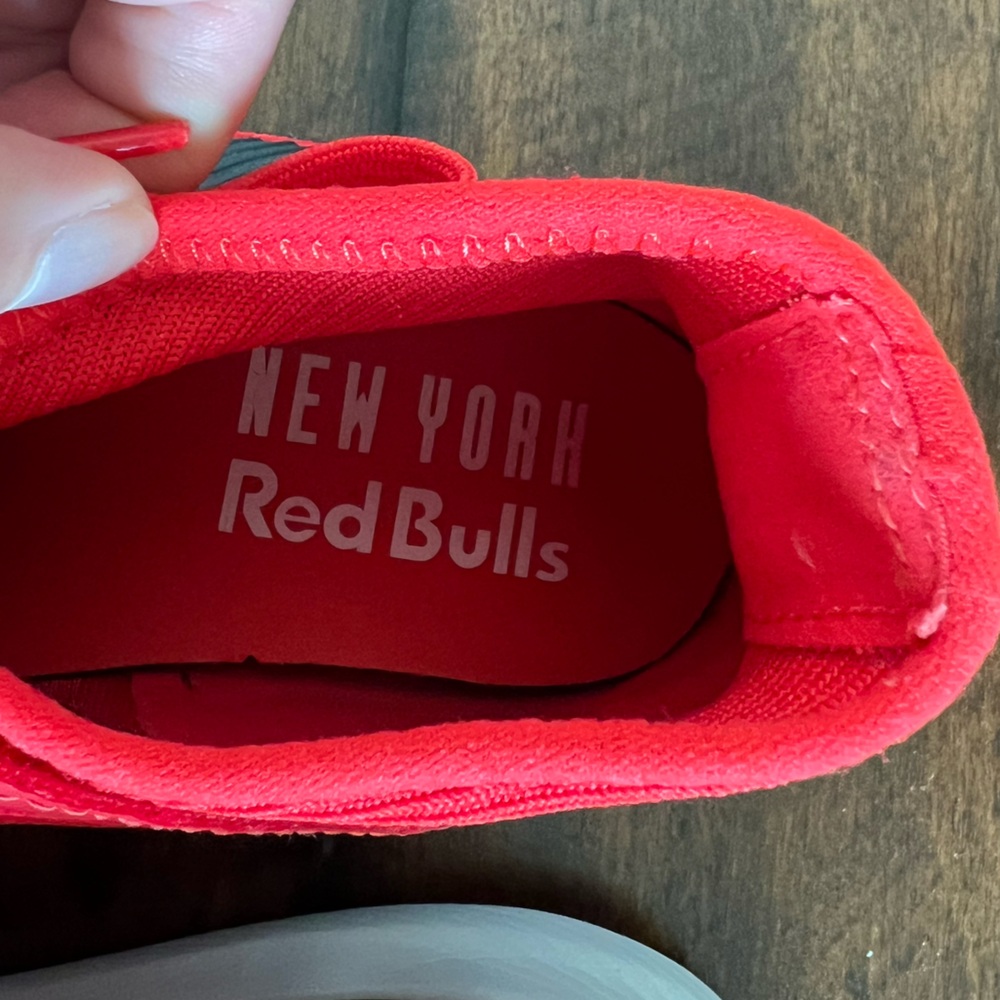 Adidas Predator New York Red Bulls Sneakers - Picture 14 of 14
